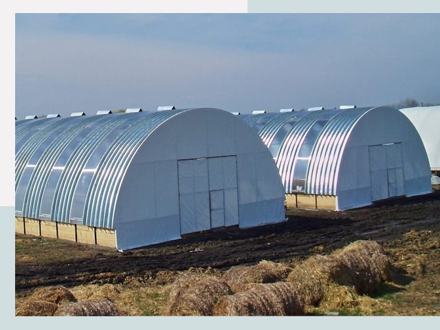 Сельскохозяйственные здания в Лесне