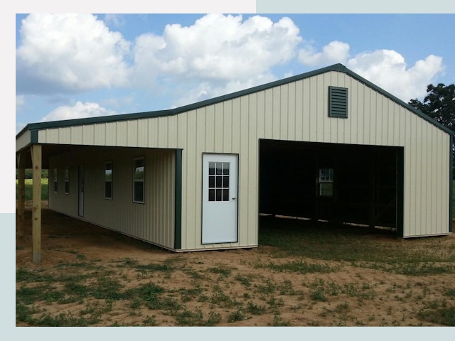 Строительство конюшен в Лесне